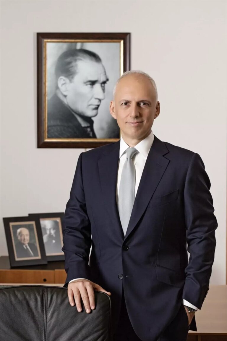 yapi-kredi-2024te-29-milyar-lira-net-kar-etti-q5CHhVU6.jpg