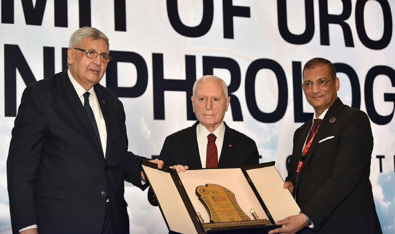 misirda-bir-ilk-yasam-boyu-basari-odulu-haberala-verildi-DYDpEJHE.jpg